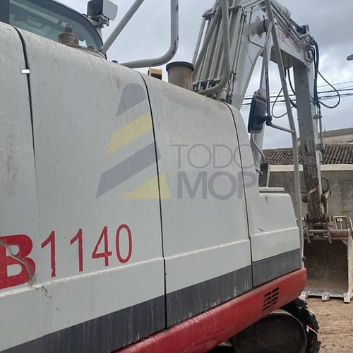 Excavadora,  TAKEUCHI, Modelo: TB1140, Año de fabricación 2005, Horas: 8495 Aprox, equipada con cadenas de hierro, enganche hidráulico, tres instalaciones hidráulicas, potenciometros, un cazo.