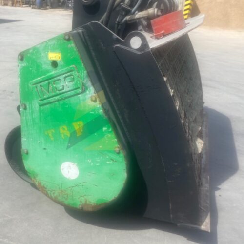 Cucharón hormigonera de 1,5 m3 acoplada a excavadora de 18 a 22 Tn, Marca: CMI, Modelo 18. Del 2016.