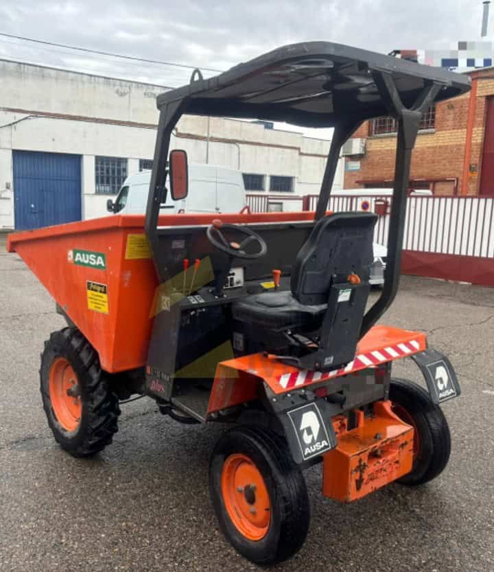 Dumper AUSA Modelo: D150 RMA, Año Fabricación 2019, Matriculado. Descarga en altura frontal. Tracción 4x2. Transmisión mecánica 4 velocidades.