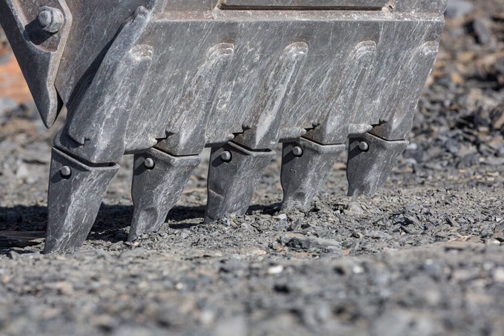 Dientes maquinaria pesada